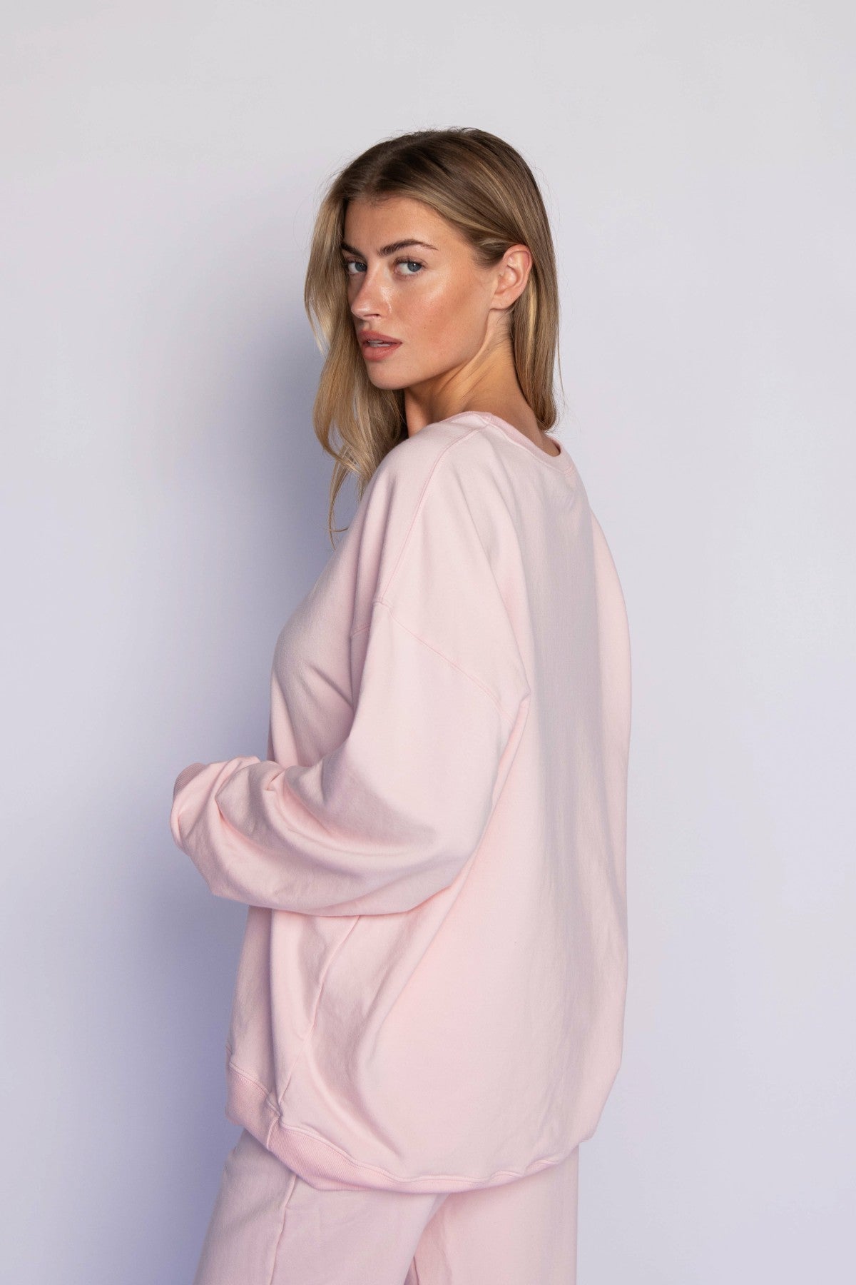 CLOUDLUX Chris Crewneck in Bubblegum | Skatie