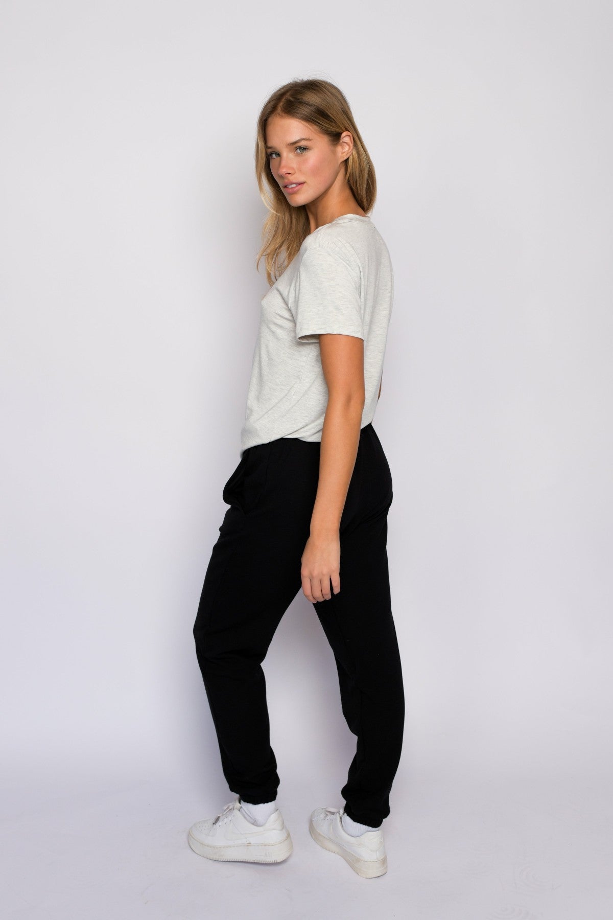 CLOUDLUX Rocky Sweatpants in Black | Skatie