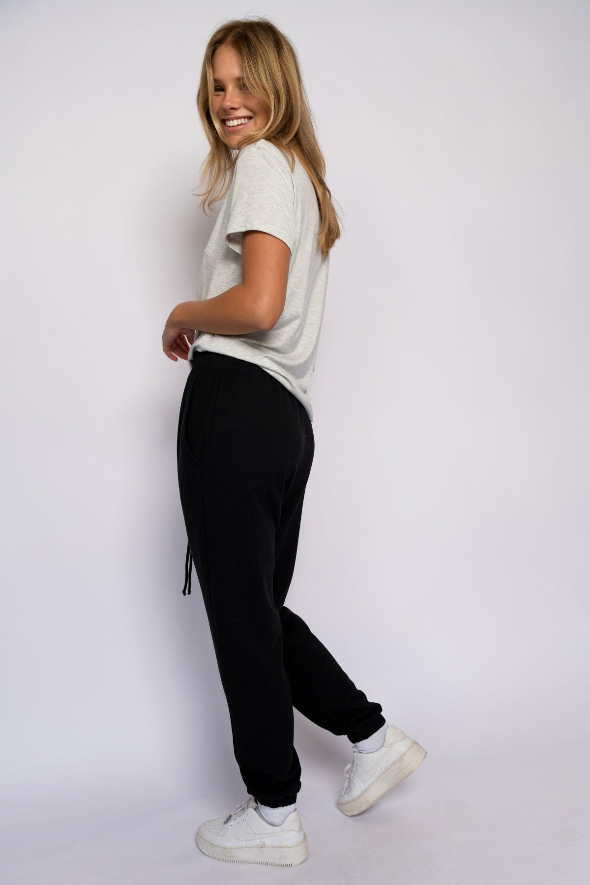 CLOUDLUX Rocky Sweatpants in Black | Skatie