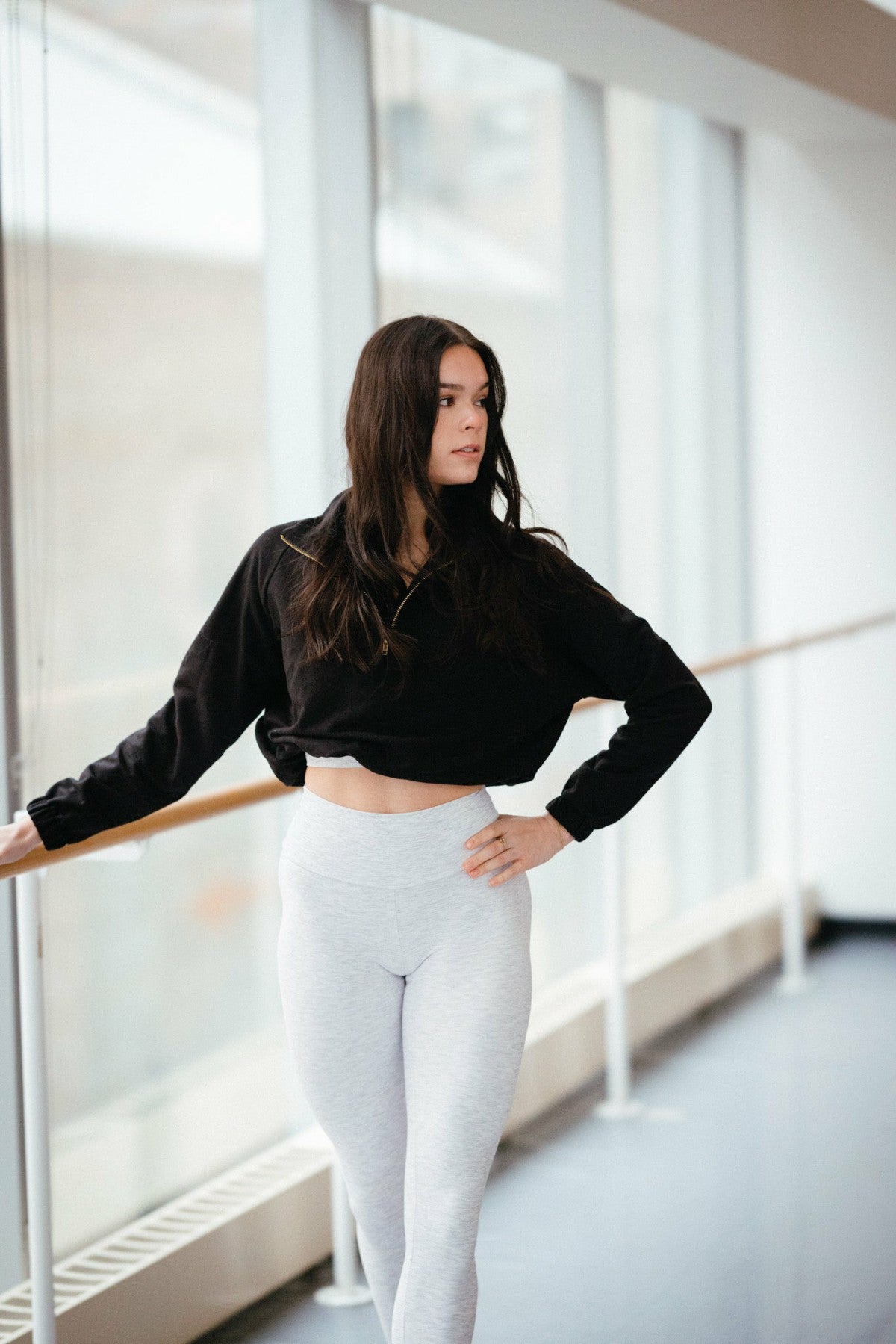 CLOUDLUX Kenzie Pullover in Black | Skatie