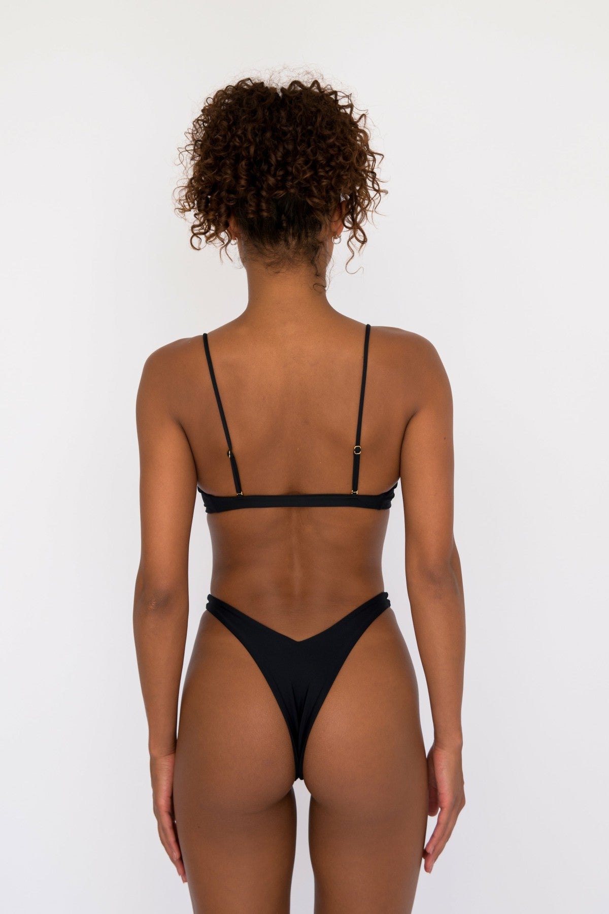 Halley Bikini Top in Black | Skatie