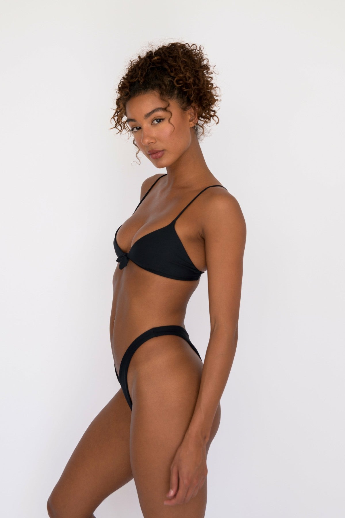 Halley Bikini Top in Black | Skatie