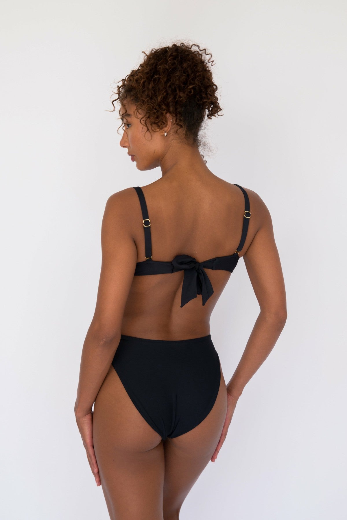 Lola Bikini Top in Black | Skatie
