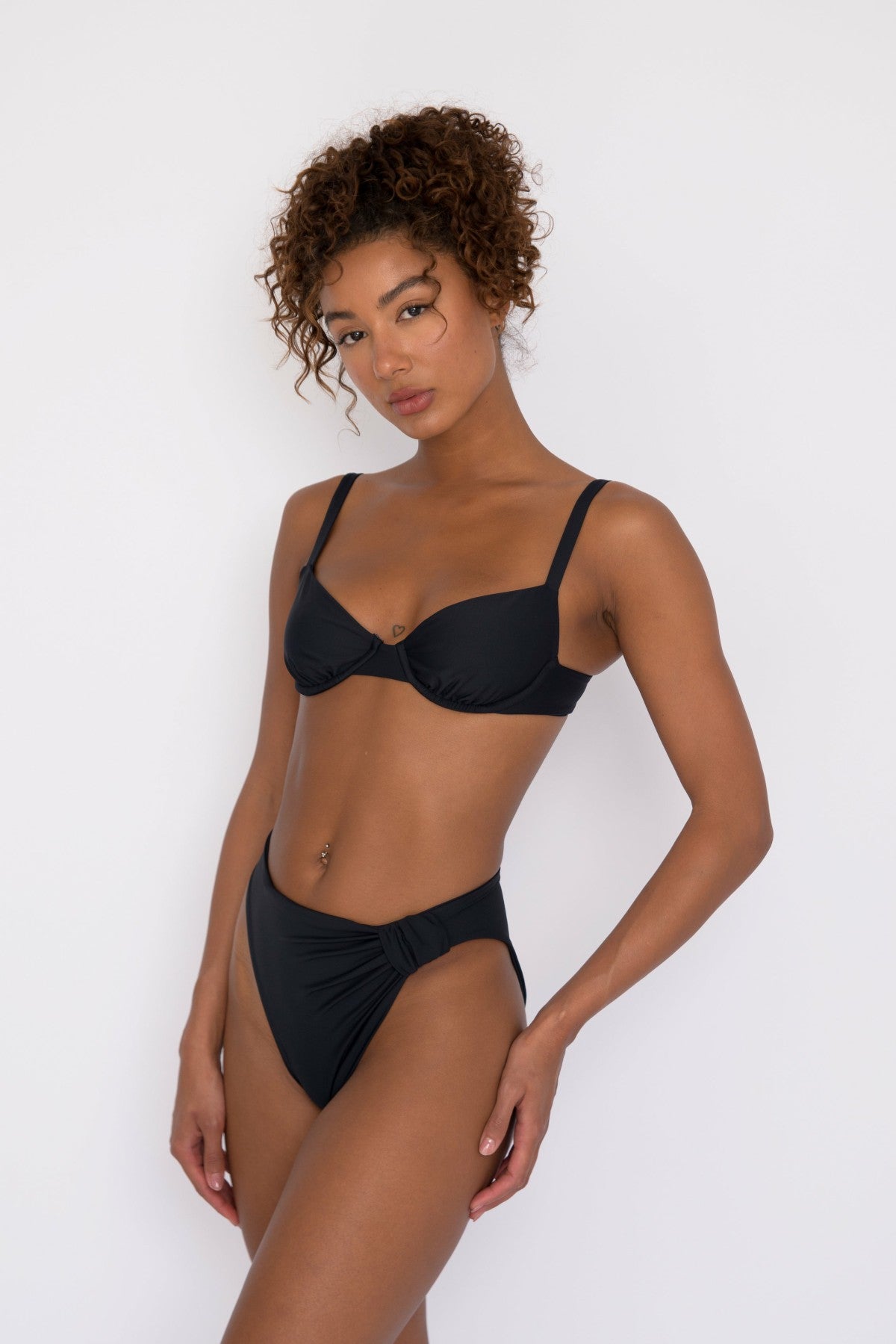 Lola Bikini Top in Black | Skatie