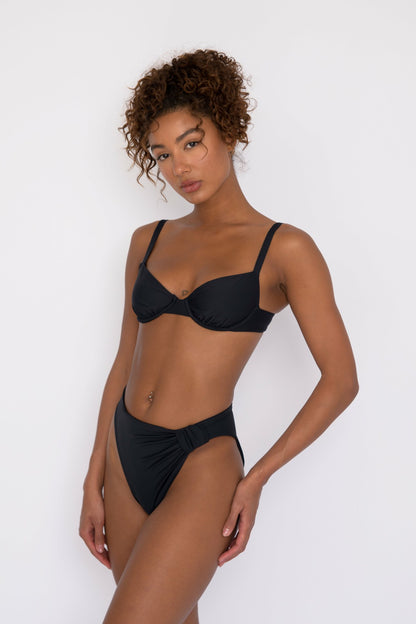 Lola Bikini Top in Black | Skatie