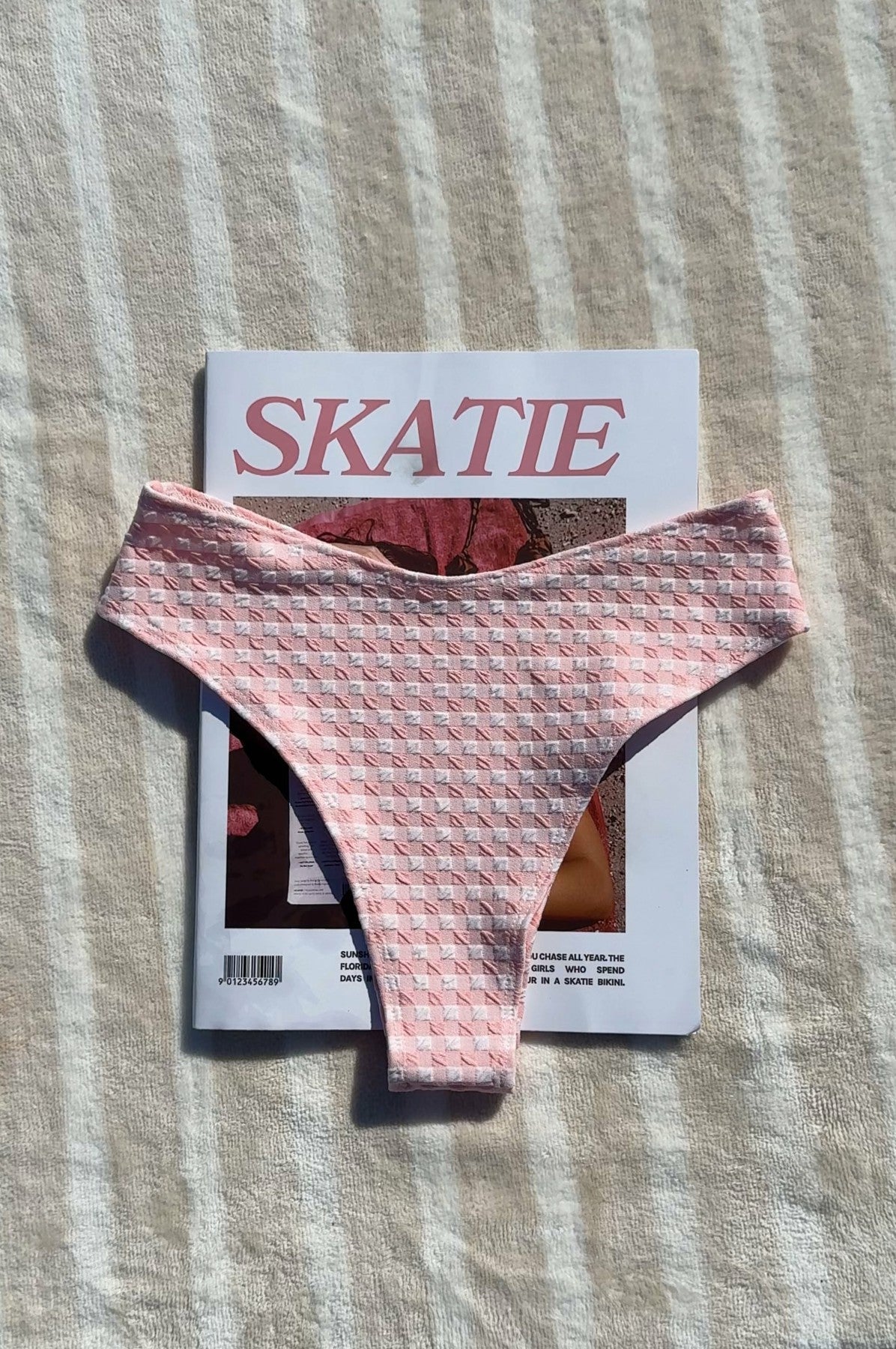 Josie Bottom in Bisou | Skatie