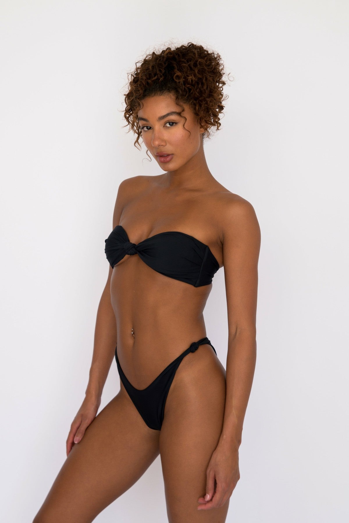 Lyndi Bikini Top in Black | Skatie