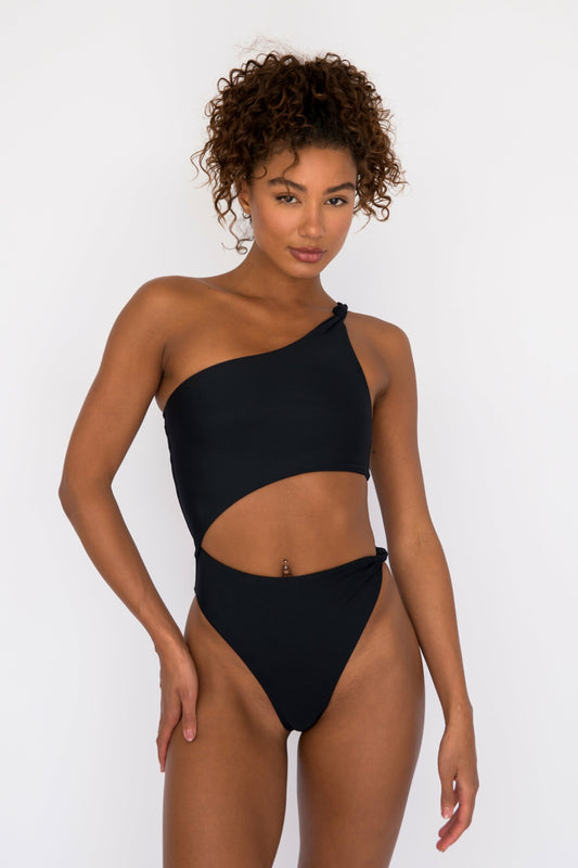 Nicole One Piece in Black | Skatie