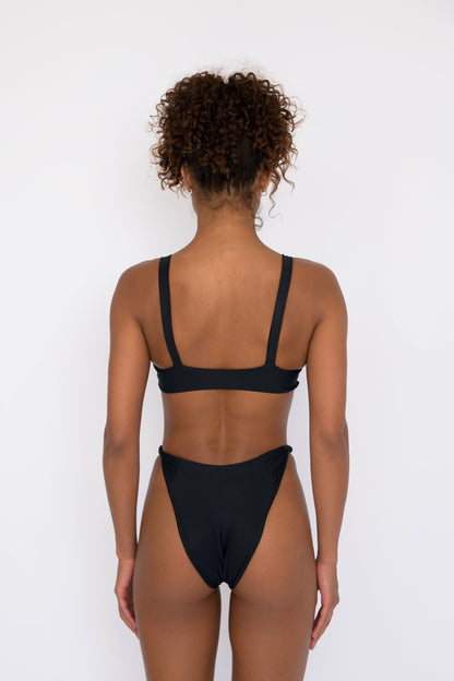 Salty Bottom in Black | Skatie