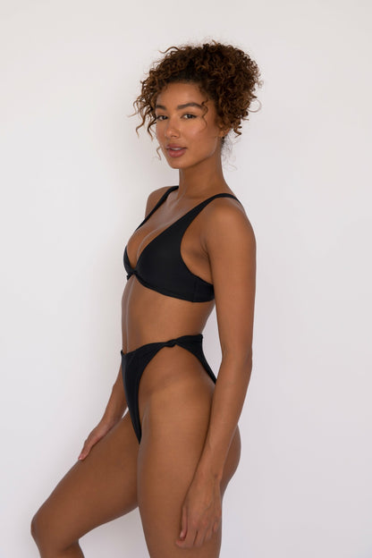 Salty Bottom in Black | Skatie