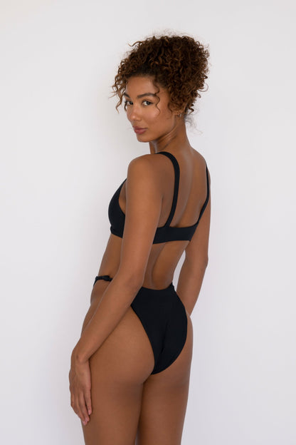 Salty Bottom in Black | Skatie