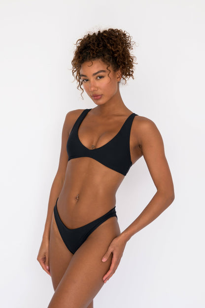 Cheryl Bottom in Black | Skatie