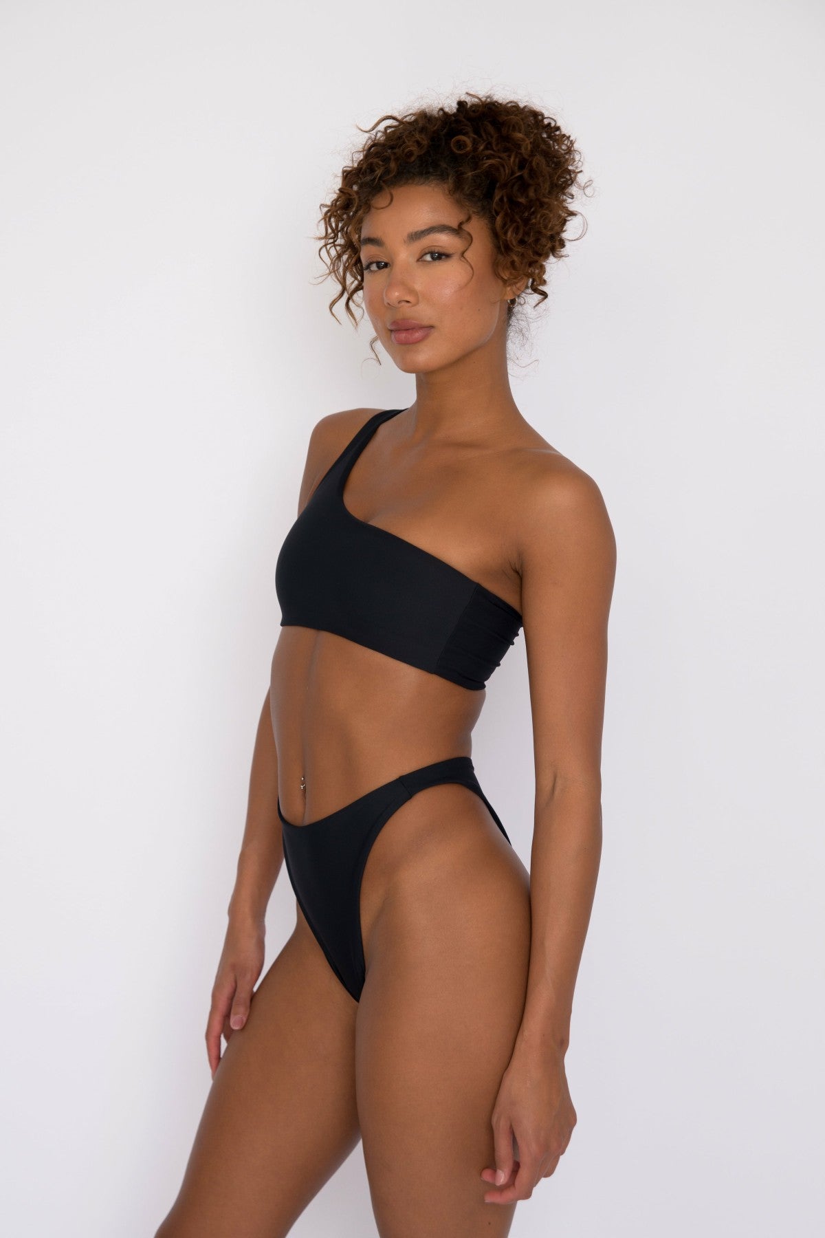 Ellis Bikini Top in Black | Skatie