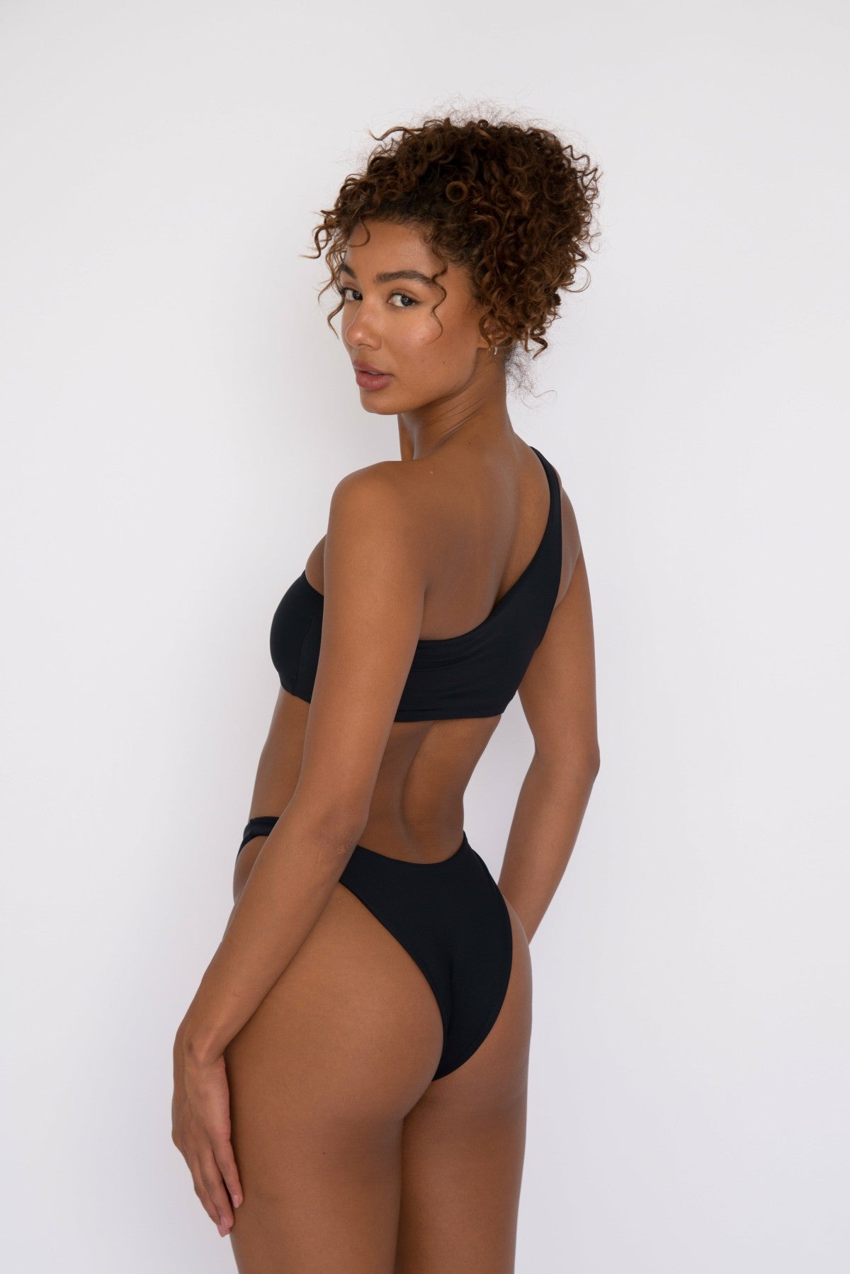 Ellis Bikini Top in Black | Skatie