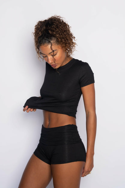 Easy Tee Ribbed in Black | Skatie