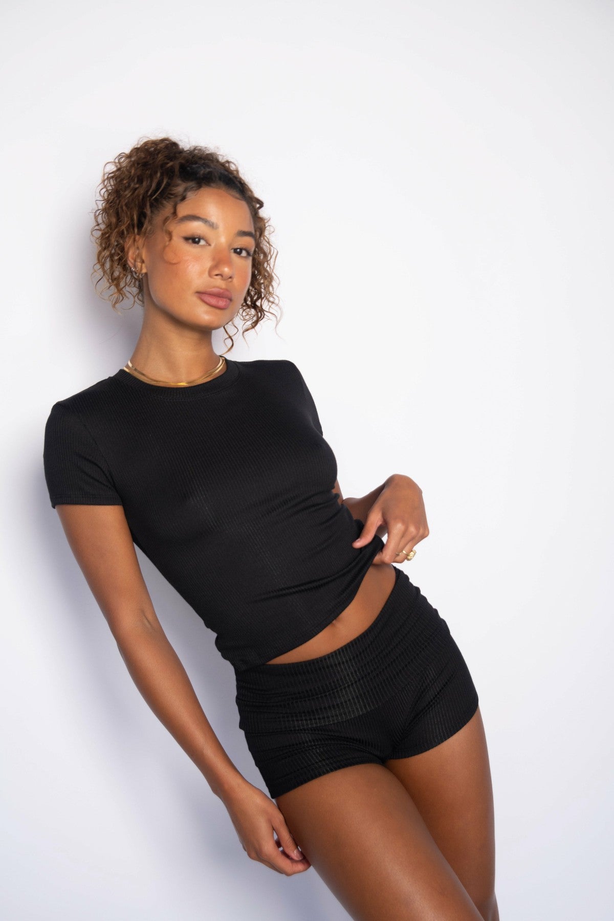 Easy Tee Ribbed in Black | Skatie