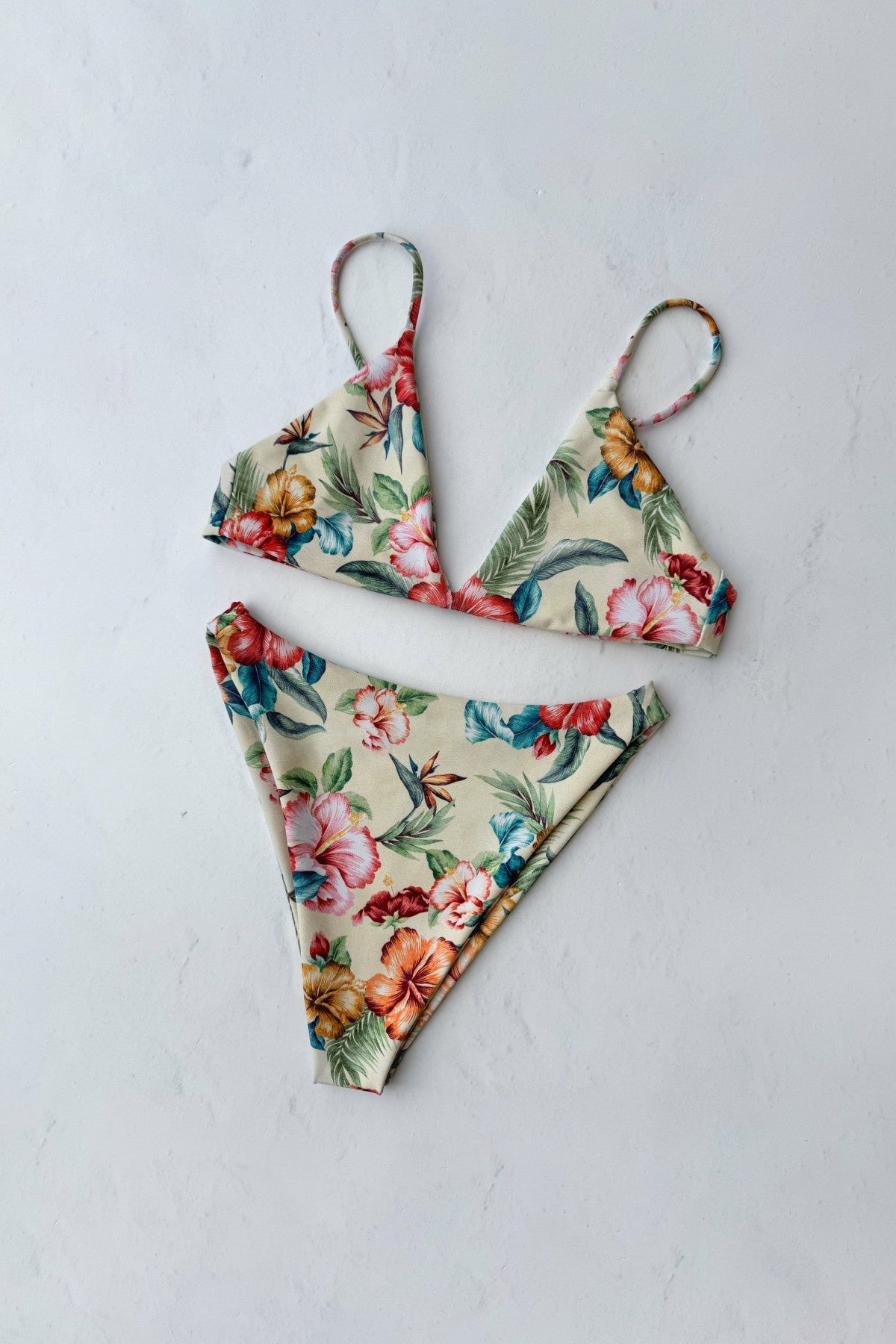 Kelly Bottom in Lei | Skatie